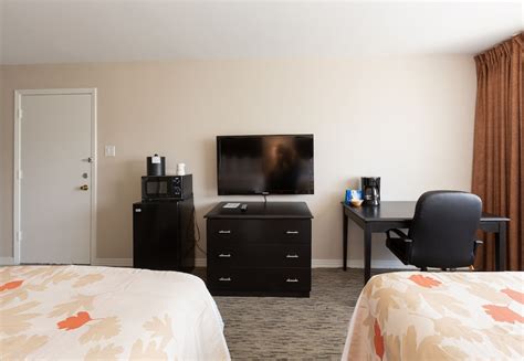 Your stay at this North Arlington aparthotel places you within 2 miles (3 km) of Six Flags Hurricane. . Craigshire suites arlington